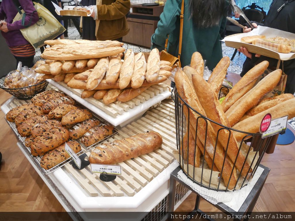 【微風南山美食】le Boulanger de Monge台灣首店,微風南山atré 2樓,法國巴黎人氣排隊麵包店,信義區市政府站,象山站＠瑪姬幸福過日子 @瑪姬幸福過日子