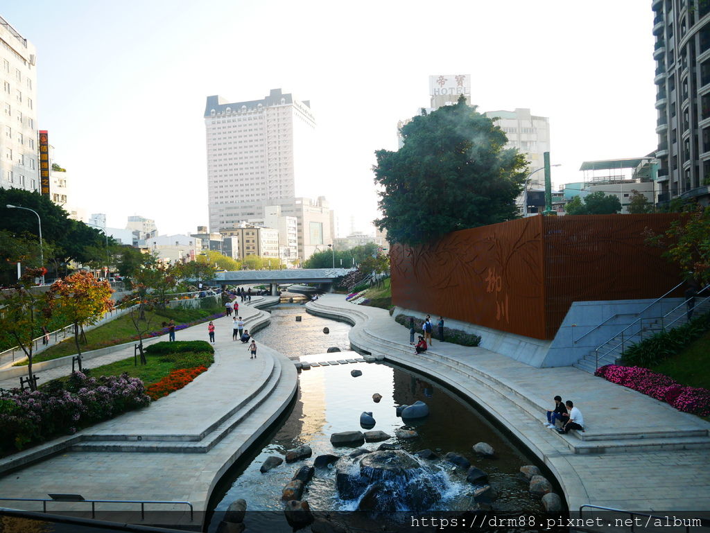 【台中景點】綠川水岸廊道,柳川水岸步道,一次看個夠,台中熱門IG打卡景點,台中一日遊,近宮原眼科＠瑪姬幸福過日子 @瑪姬幸福過日子