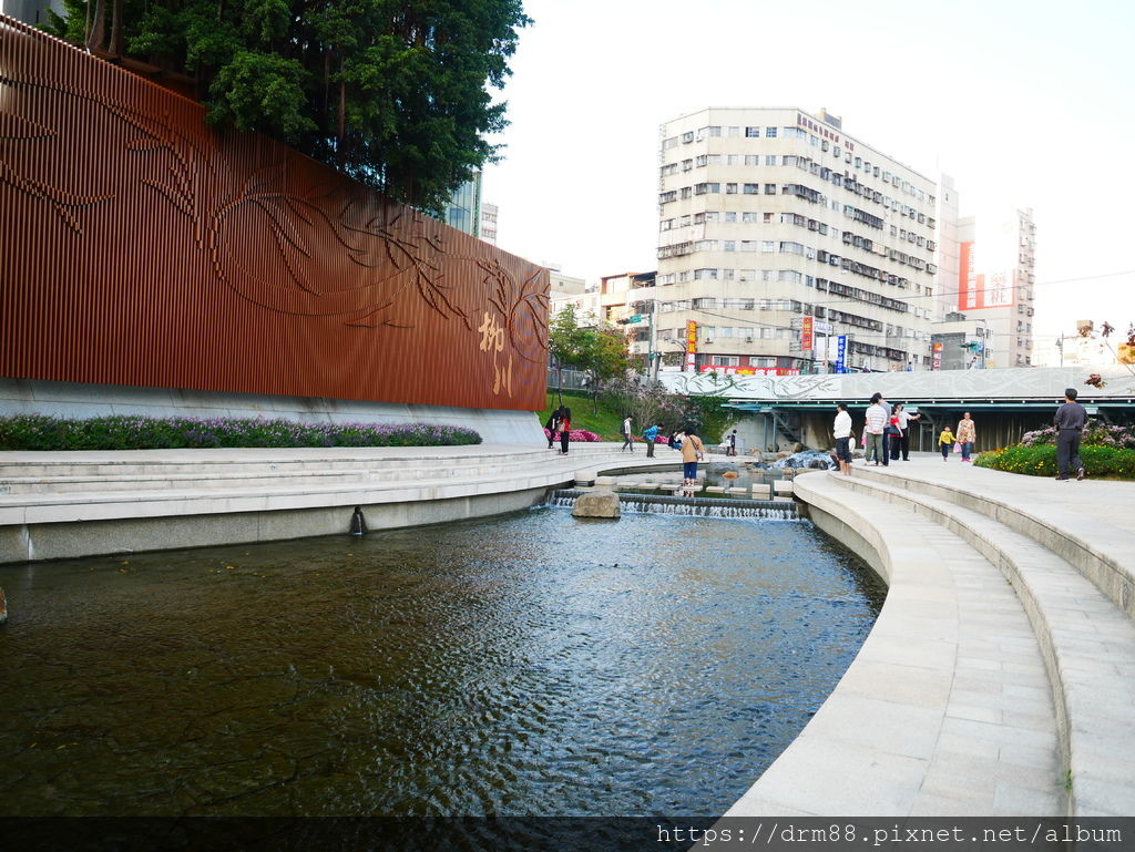 【台中景點】綠川水岸廊道,柳川水岸步道,一次看個夠,台中熱門IG打卡景點,台中一日遊,近宮原眼科＠瑪姬幸福過日子 @瑪姬幸福過日子