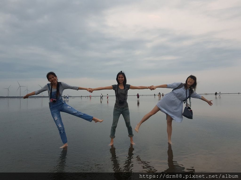 台中熱門旅遊景點｜高美溼地,一生必遊一次景點,豐富自然生態+夢幻夕陽,IG網美必遊打卡點,木棧道開放時間＠瑪姬幸福過日子 @瑪姬幸福過日子