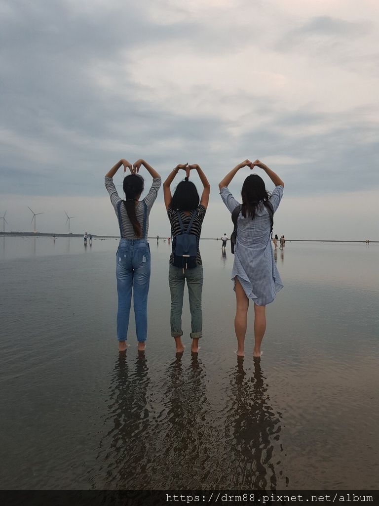 台中熱門旅遊景點｜高美溼地,一生必遊一次景點,豐富自然生態+夢幻夕陽,IG網美必遊打卡點,木棧道開放時間＠瑪姬幸福過日子 @瑪姬幸福過日子