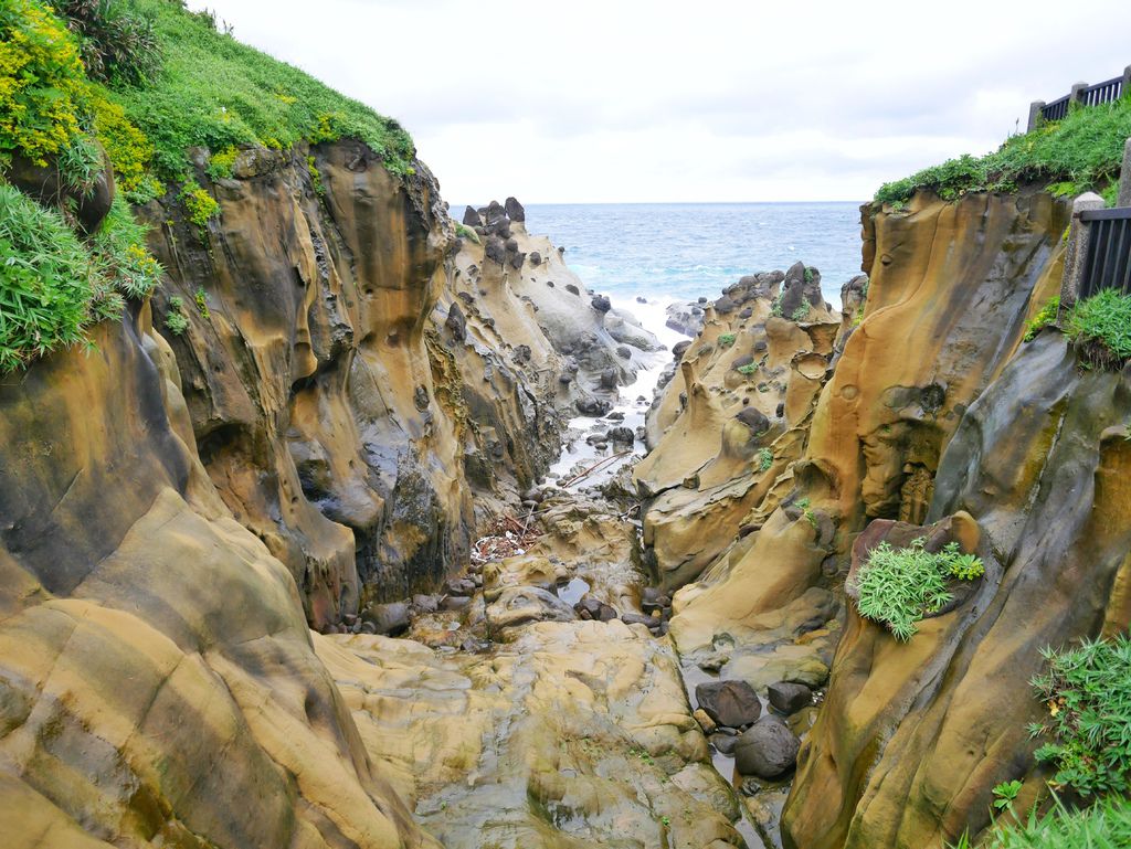 基隆景點｜和平島公園 ，無邊際天然海水泳池沙灘，親子一日遊推薦景點，觀海步道，世界秘境阿拉寶灣步道！ @瑪姬幸福過日子