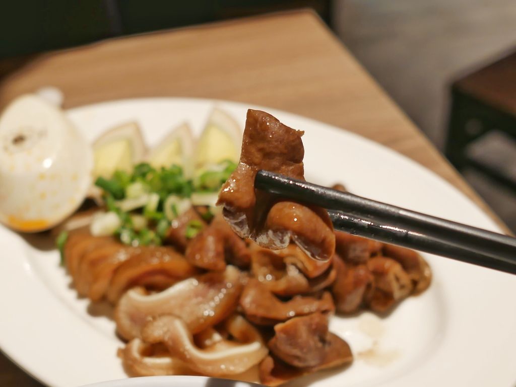 新竹美食｜段純真牛肉麵建功店，新竹在地人推薦必吃牛肉麵，菜單＠瑪姬幸福過日子 @瑪姬幸福過日子