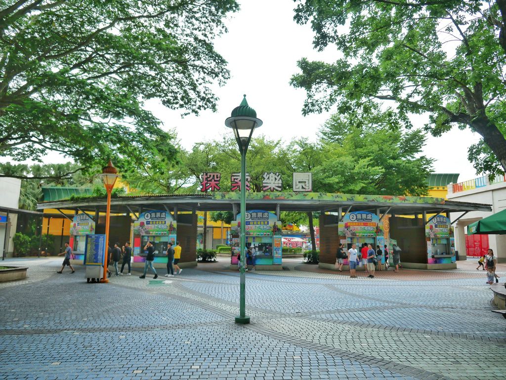 【台中 景點 】 台中麗寶樂園，遊樂設施，OUTLET，詳細介紹，馬拉灣水上樂園，探索樂園，門票優惠價＠瑪姬幸福過日子 @瑪姬幸福過日子