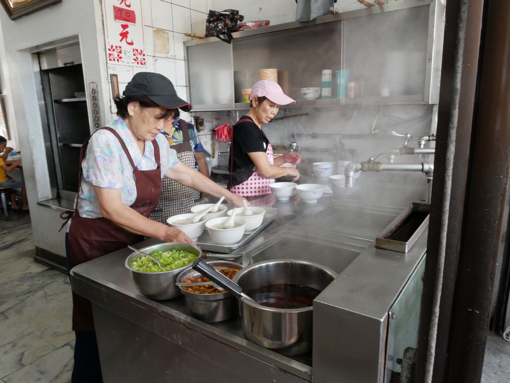 花蓮戴記扁食，當地超人氣扁食，90年老店家，皮薄味美 @瑪姬幸福過日子