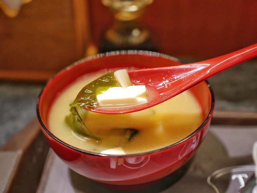 冰見海鮮丼 粋鮨,進駐台北信義區新光三越啦，居然有富山直送海鮮，日本富士必吃日本料理，超高CP值，海鮮控可以衝喔！ @瑪姬幸福過日子