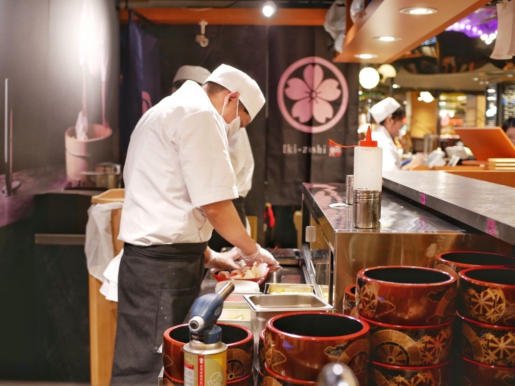 冰見海鮮丼 粋鮨,進駐台北信義區新光三越啦，居然有富山直送海鮮，日本富士必吃日本料理，超高CP值，海鮮控可以衝喔！ @瑪姬幸福過日子