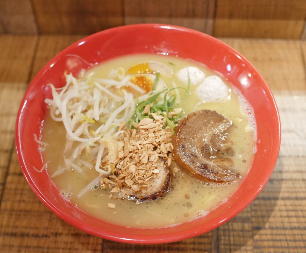 台北東區拉麵推薦，鳥人拉麵 TOTTO Ramen， 來自紐約的超人氣超濃郁雞白湯厚切叉燒拉麵，忠孝復興站必吃＠瑪姬幸福過日子 @瑪姬幸福過日子