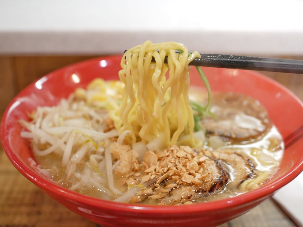 台北東區拉麵推薦，鳥人拉麵 TOTTO Ramen， 來自紐約的超人氣超濃郁雞白湯厚切叉燒拉麵，忠孝復興站必吃＠瑪姬幸福過日子 @瑪姬幸福過日子