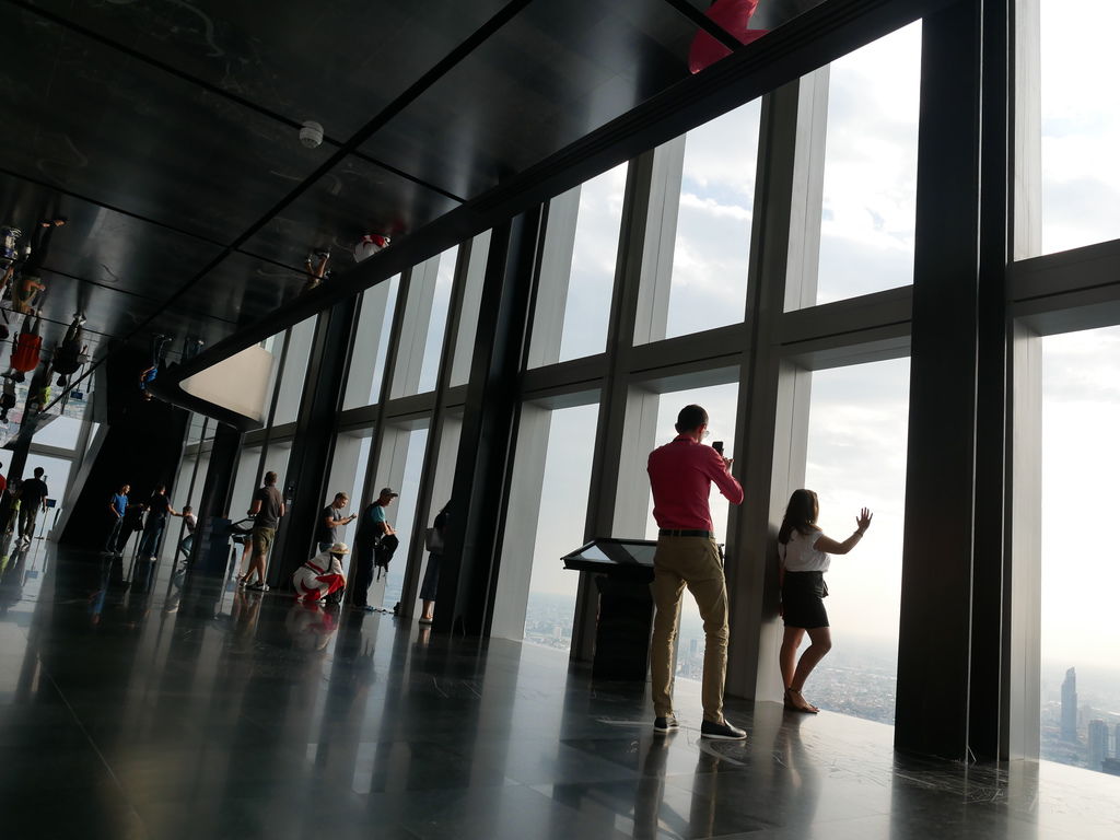 曼谷必遊景點|曼谷王權Mahanakhon SkyWalk，挑戰78樓透明玻璃天空步道，夕陽，夜景，一次看個夠，優惠觀景台門票訂購＠瑪姬幸福過日子 @瑪姬幸福過日子