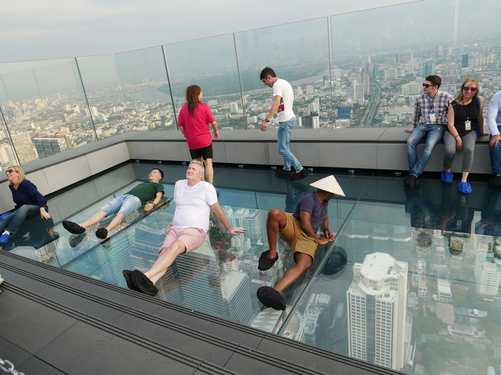 曼谷必遊景點|曼谷王權Mahanakhon SkyWalk，挑戰78樓透明玻璃天空步道，夕陽，夜景，一次看個夠，優惠觀景台門票訂購＠瑪姬幸福過日子 @瑪姬幸福過日子