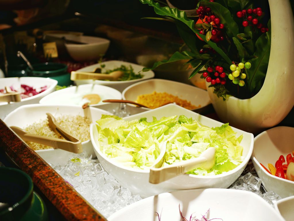 沾美西餐廳午餐自助餐吃到飽，牛排無限吃豐富食材超爽的，老字號自助餐吃到飽 @瑪姬幸福過日子