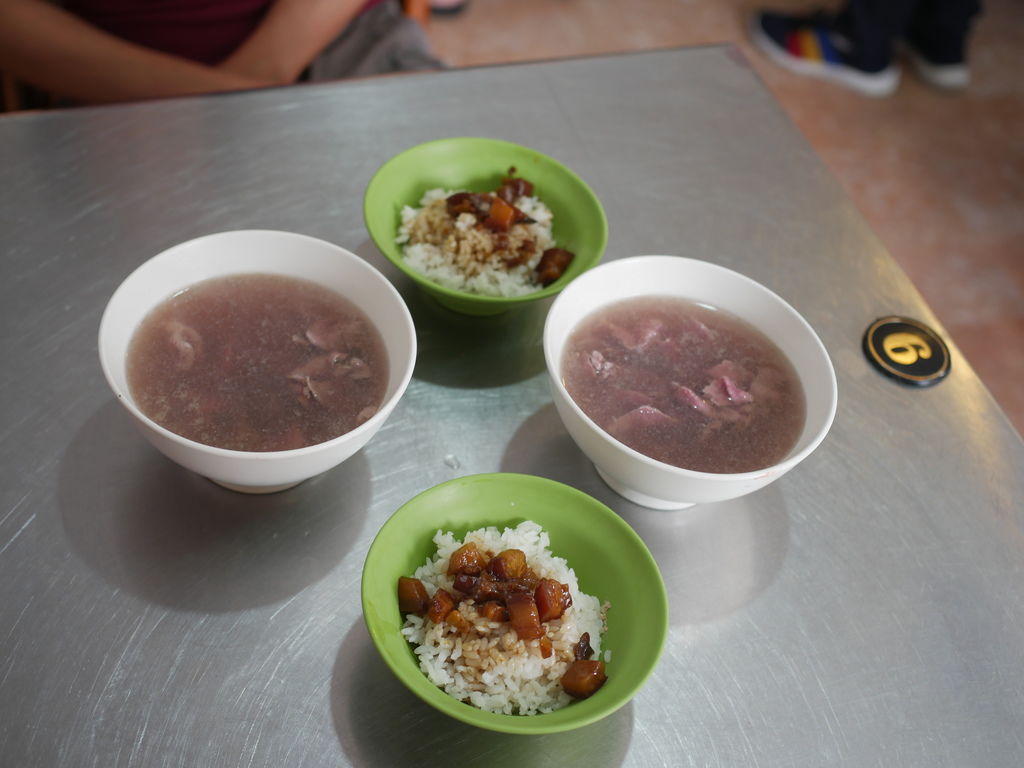 台南美食西羅殿牛肉湯，在地台南人的早餐，牛肉湯附肉燥飯,菜單 @瑪姬幸福過日子