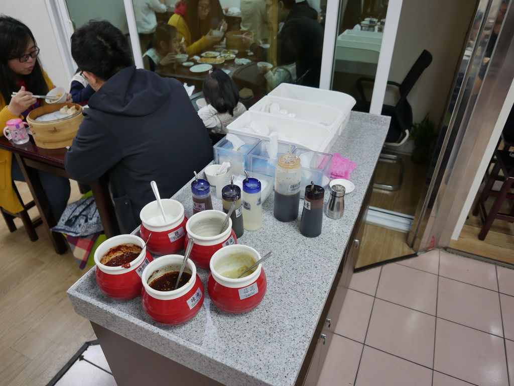 頂好紫琳蒸餃館，台北東區老字號蒸餃，超級排隊店，美味平價CP值高，忠孝敦化美食 @瑪姬幸福過日子