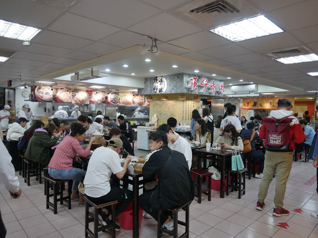 頂好紫琳蒸餃館，台北東區熱門平價小吃排隊店，蒸餃又大又好吃！ @瑪姬幸福過日子