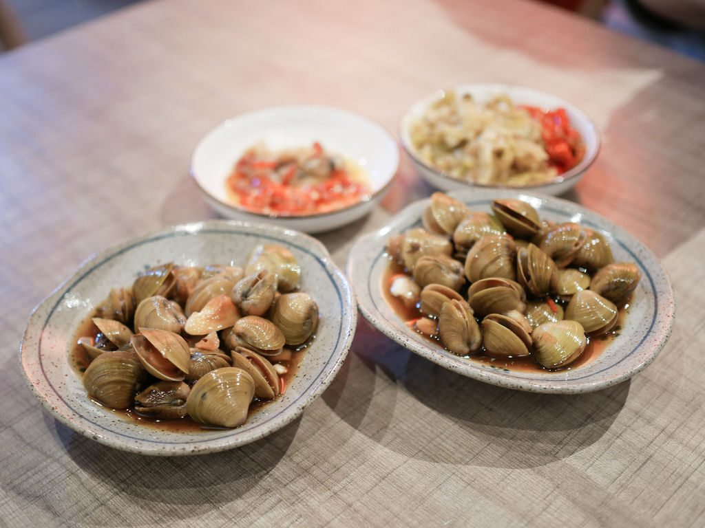 【台北車站美食】就愛吃小館，博愛路上，牛肉麵好吃，小菜道地＠瑪姬幸福過日子 @瑪姬幸福過日子