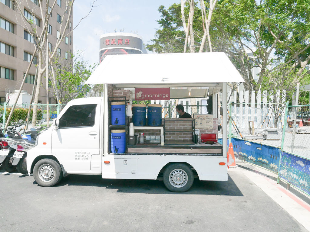 【台北小巨蛋早餐】 ​​​​​​mornings 流浪早餐車，每天只賣3.5小時，照樣通通賣光光，菜單，小巨蛋站美食＠瑪姬幸福過日子 @瑪姬幸福過日子