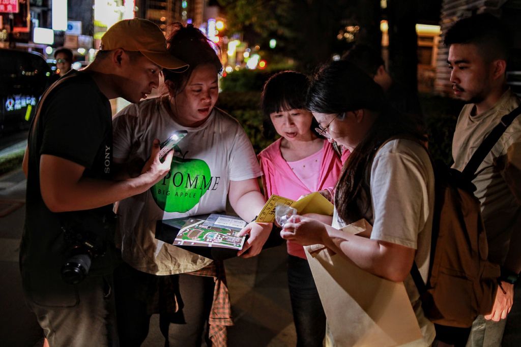 【台南旅遊推薦】  [惡靈巴士] 夜探台南古城實境解謎遊戲，台南必玩戶外逃脫探險遊戲，動動腦＋超刺激＠瑪姬幸福過日子 @瑪姬幸福過日子