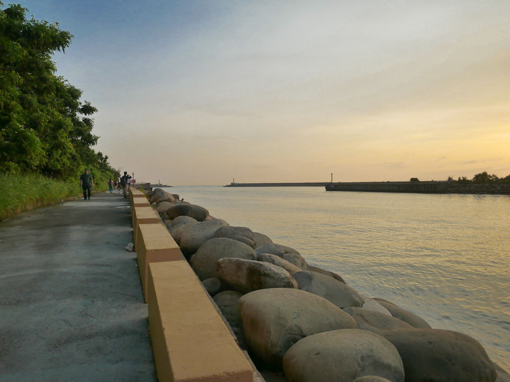 台南漁光島，台南安平IG打卡景點，超美超浪漫夕陽，月牙灣導覽＋專車接送，交通＠瑪姬幸福過日子 @瑪姬幸福過日子