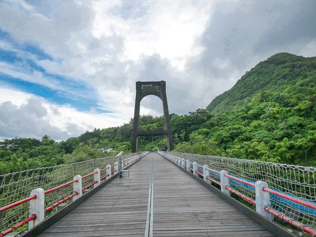 台東 景點｜台東東河舊橋，東河橋遊憩區，IG打卡景點，新舊橋交會，超美的 @瑪姬幸福過日子