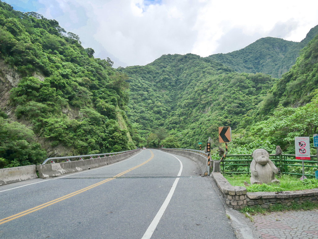 台東景點｜泰源幽谷，登仙橋休憩區，台東東河鄉，台灣獼猴樂園，世外桃源 @瑪姬幸福過日子