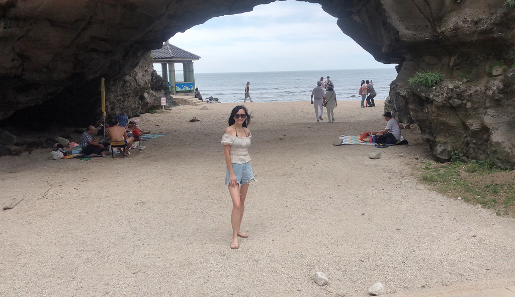 新北石門一日遊，石門洞潮間帶可以抓螃蟹貝殼沙灘超美的，免費景點 @瑪姬幸福過日子
