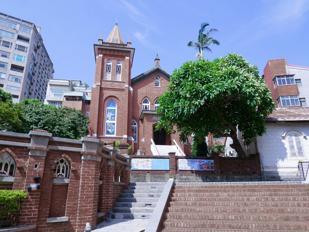 【淡水IG打卡景點】 淡水禮拜堂，教會哥德式建築超好拍，IG打卡熱門景點！ @瑪姬幸福過日子