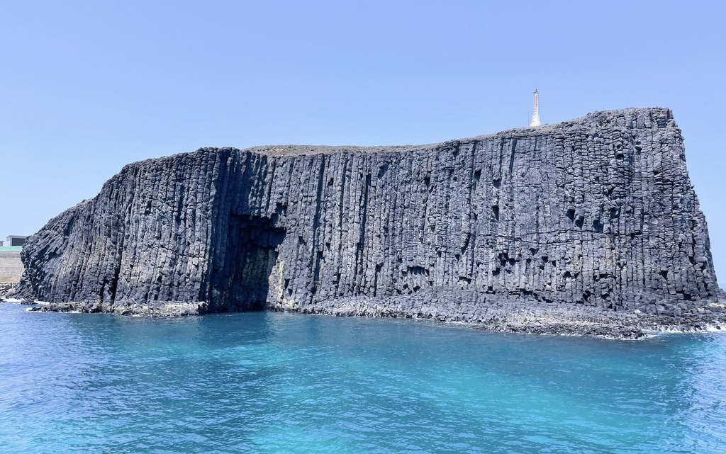 澎湖一日遊｜澎湖東海跳島之旅，海上秘境藍洞牛奶湖，珊瑚礁釣魚浮潛，餵海鷗，海上獨木舟/SUP，還有船長漁家料理！ @瑪姬幸福過日子