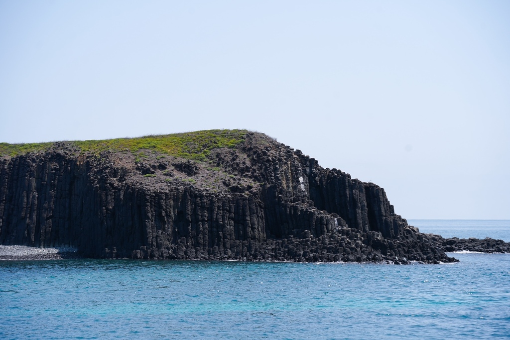 澎湖一日遊｜澎湖東海跳島之旅，海上秘境藍洞牛奶湖，珊瑚礁釣魚浮潛，餵海鷗，海上獨木舟/SUP，還有船長漁家料理！ @瑪姬幸福過日子