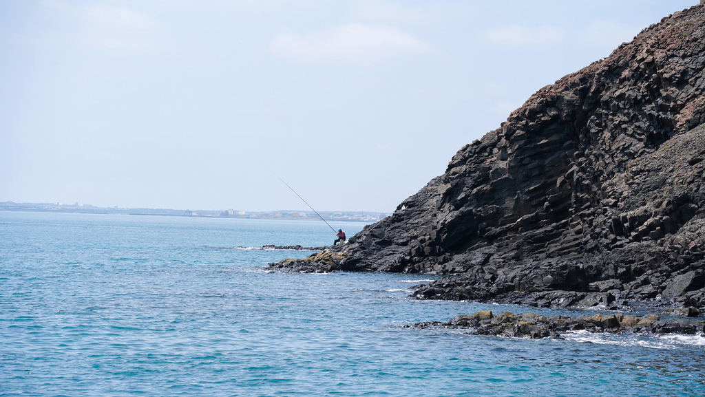 澎湖一日遊｜澎湖東海跳島之旅，海上秘境藍洞牛奶湖，珊瑚礁釣魚浮潛，餵海鷗，海上獨木舟/SUP，還有船長漁家料理！ @瑪姬幸福過日子