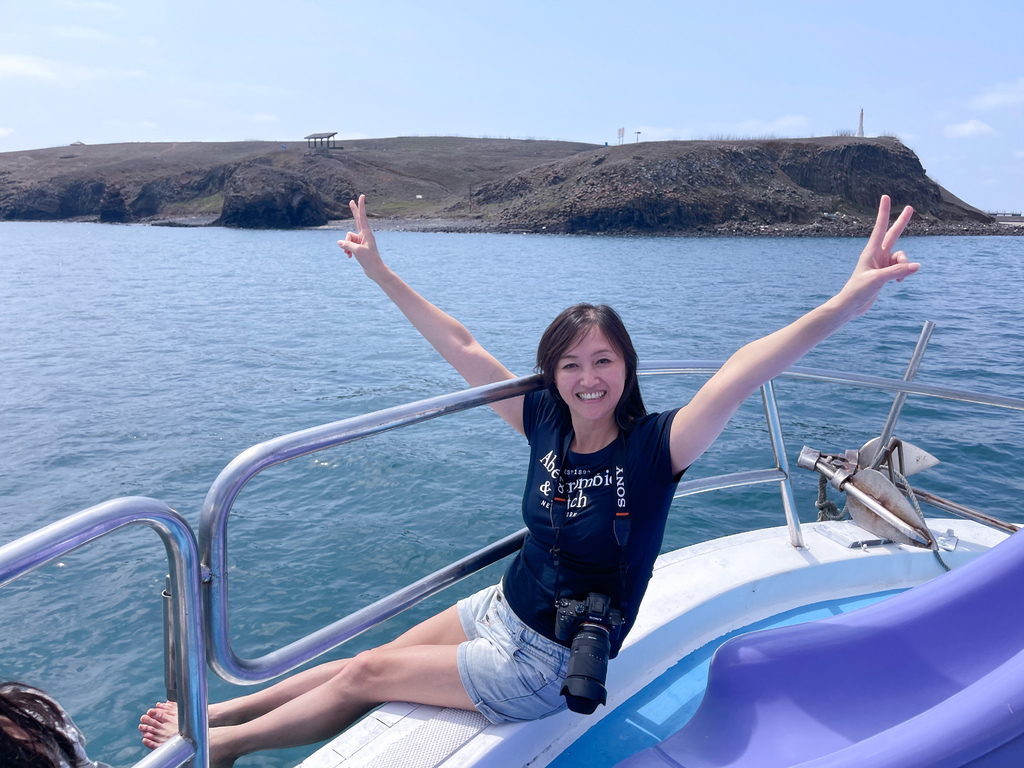 澎湖一日遊｜澎湖東海跳島之旅，海上秘境藍洞牛奶湖，珊瑚礁釣魚浮潛，餵海鷗，海上獨木舟/SUP，還有船長漁家料理！ @瑪姬幸福過日子