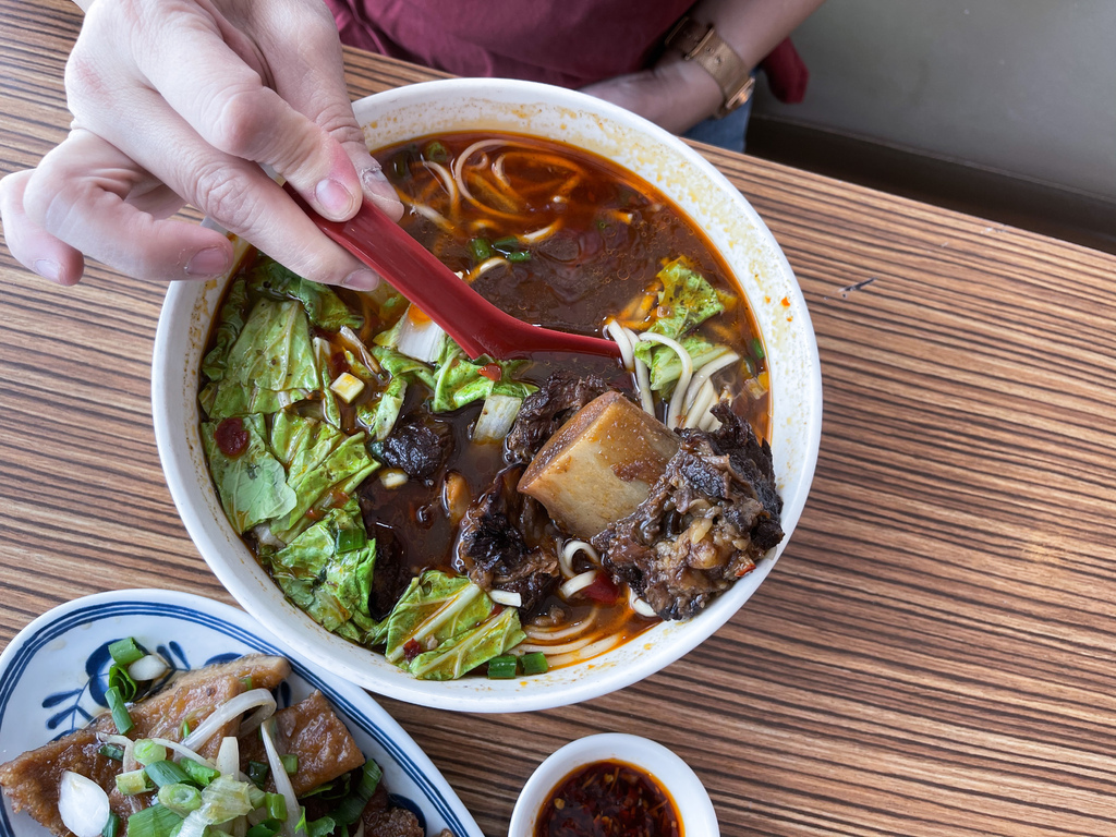 【屏東美食】 台灣牛牛肉麵(恆春車城店)，海生館附近的南台灣好吃牛肉麵！ @瑪姬幸福過日子