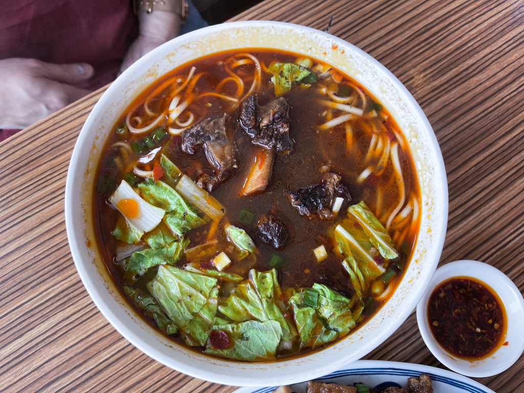 【屏東美食】 台灣牛牛肉麵(恆春車城店)，海生館附近的南台灣好吃牛肉麵！ @瑪姬幸福過日子