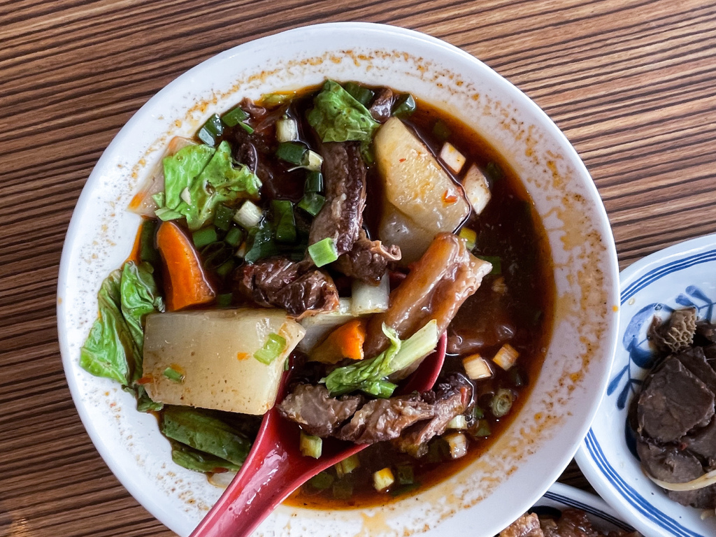 【屏東美食】 台灣牛牛肉麵(恆春車城店)，海生館附近的南台灣好吃牛肉麵！ @瑪姬幸福過日子