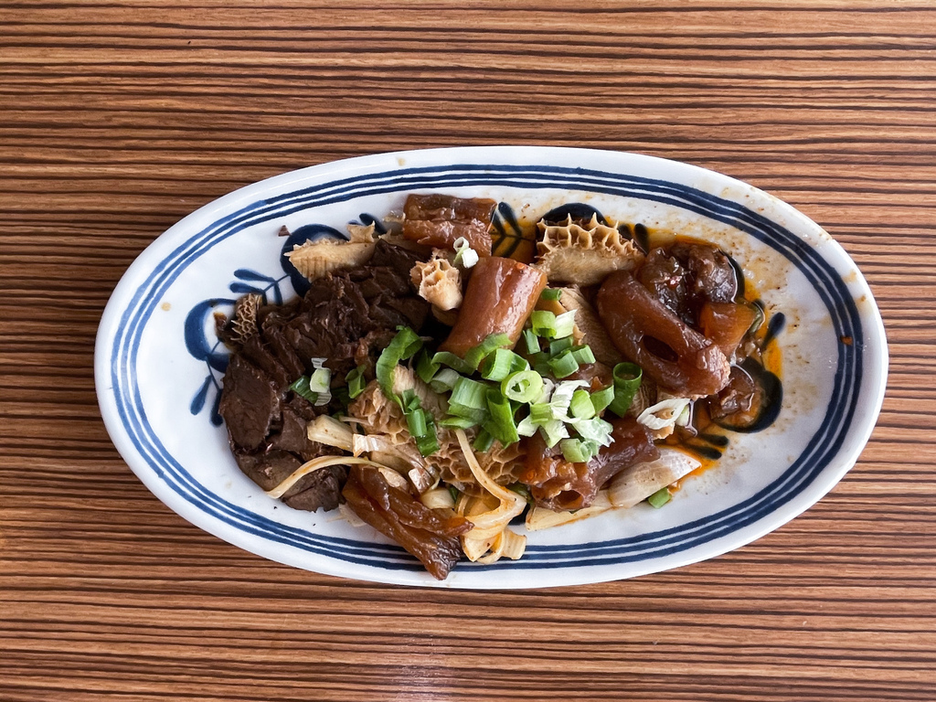 【屏東美食】 台灣牛牛肉麵(恆春車城店)，海生館附近的南台灣好吃牛肉麵！ @瑪姬幸福過日子