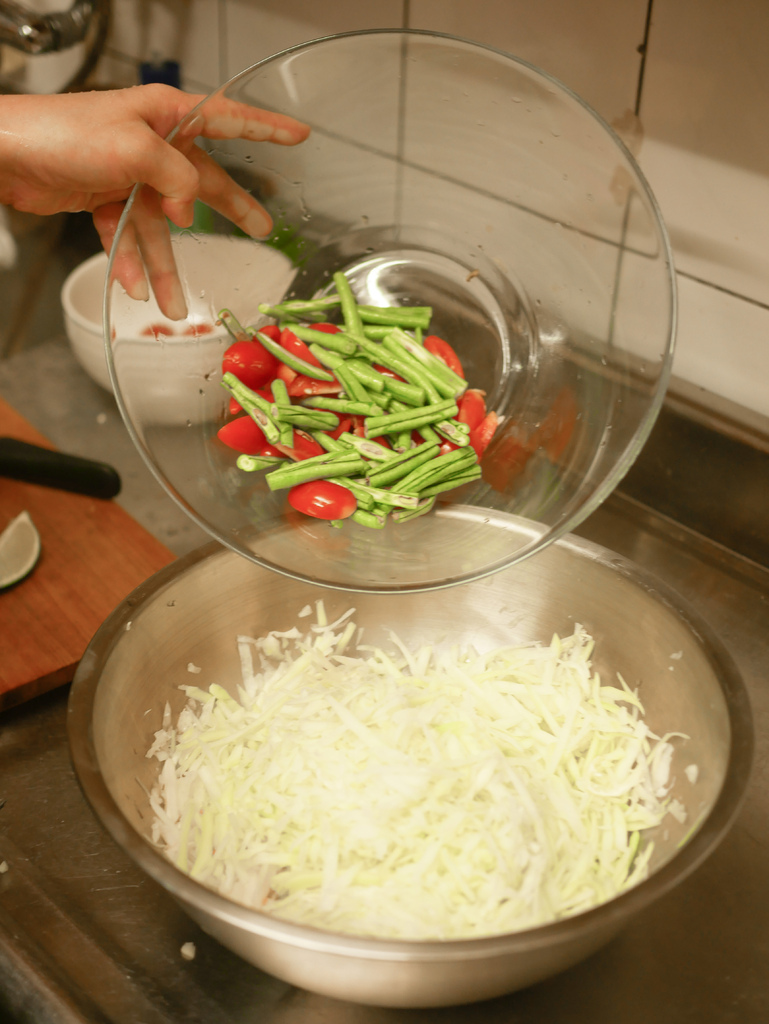 【食譜】泰式青木瓜沙拉食譜，自己作家裡也可以輕鬆做，夏天清爽開胃菜，酸酸甜甜超好吃！ @瑪姬幸福過日子