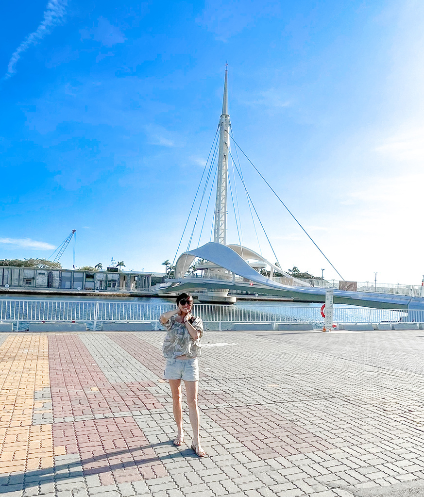 【高雄景點】 高雄新景點，大港橋免門票，駁二特區IG打卡景點，帆船造型好吸睛，看夕陽超級浪漫！交通/旋轉時間/停車資訊！ @瑪姬幸福過日子