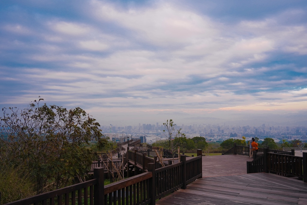 台中景點｜望高寮夜景公園，台灣三大必去夜景，台中函館超級無敵美夜景，要小心，不要半夜去喔！ @瑪姬幸福過日子