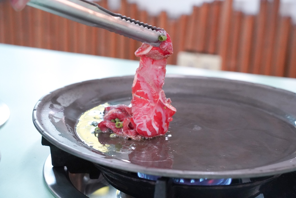 花蓮美食|牛媽媽的店，在地人推薦超好吃水牛，牛雜湯，鐵板牛肉，野菜必點（內有菜單）！！！！ @瑪姬幸福過日子