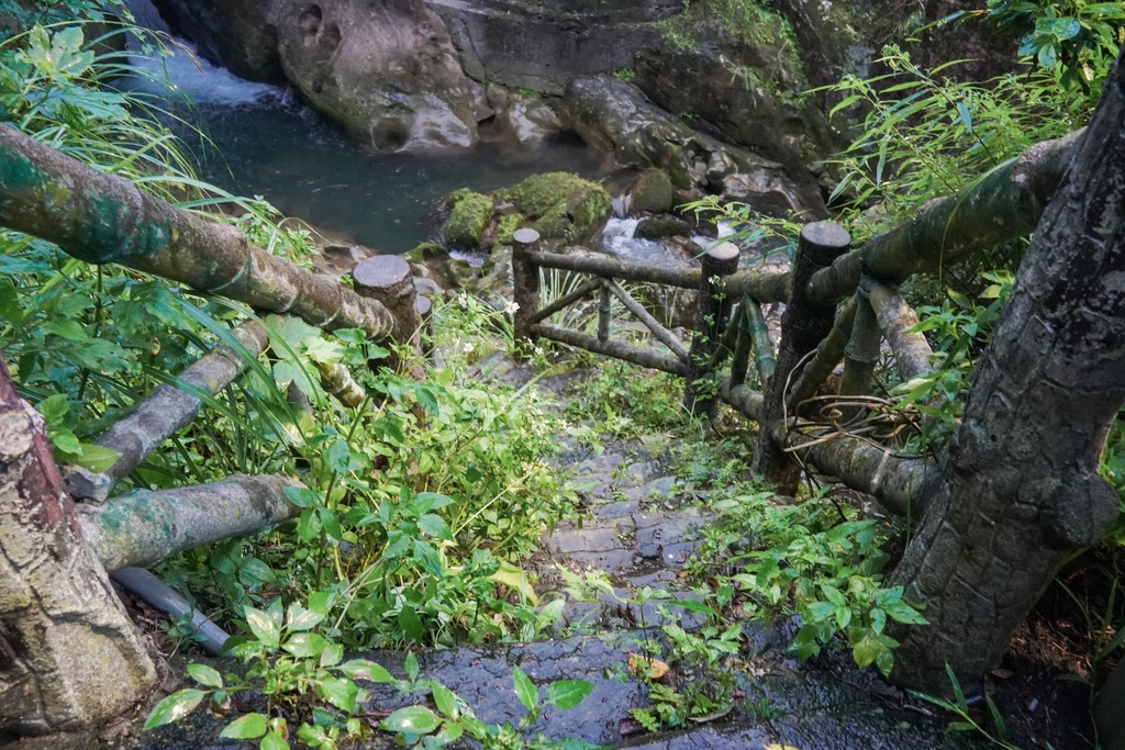 基隆景點｜瑪陵翠谷橋壺穴，大自然上帝造物的奇妙，天然壺穴奇景，百年歷史糯米橋，基隆馬陵休閒農區！ @瑪姬幸福過日子