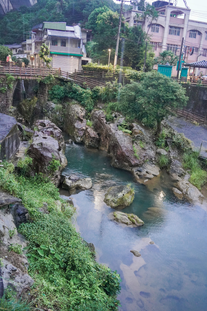 基隆景點｜瑪陵翠谷橋壺穴，大自然上帝造物的奇妙，天然壺穴奇景，百年歷史糯米橋，基隆馬陵休閒農區！ @瑪姬幸福過日子