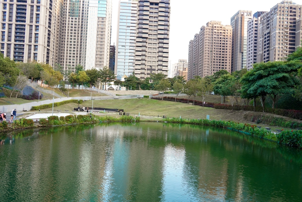 【台中景點】 秋紅谷景觀生態公園，都市中的綠洲，好美的世外桃源，IG打卡景點！ @瑪姬幸福過日子