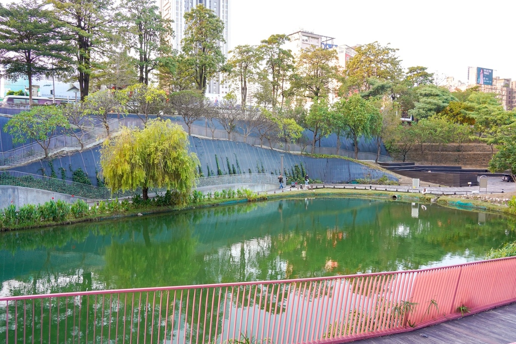 【台中景點】 秋紅谷景觀生態公園，都市中的綠洲，好美的世外桃源，IG打卡景點！ @瑪姬幸福過日子