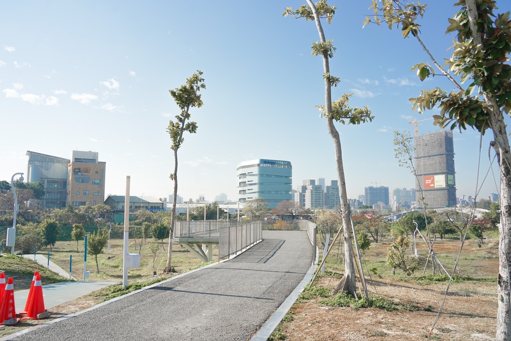 台中中央公園，免門票IG打卡必拍12大景點， 彩虹迷宮，芒草秘境，超美都市森林公園親子景點！ @瑪姬幸福過日子