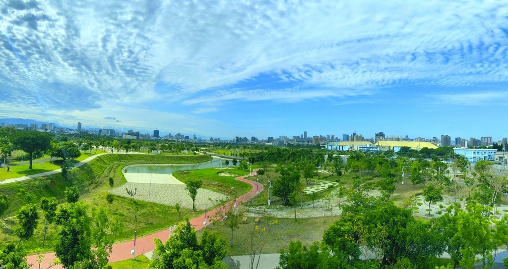 台中中央公園，免門票IG打卡必拍12大景點， 彩虹迷宮，芒草秘境，超美都市森林公園親子景點！ @瑪姬幸福過日子